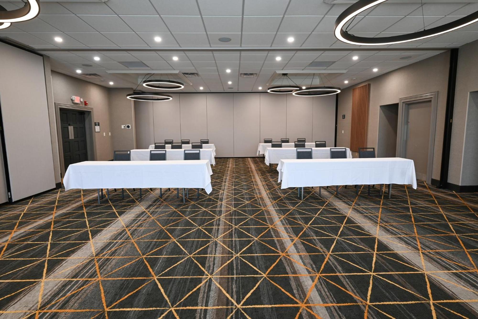 Holiday Inn Cleveland-Mayfield By Ihg Eksteriør billede
