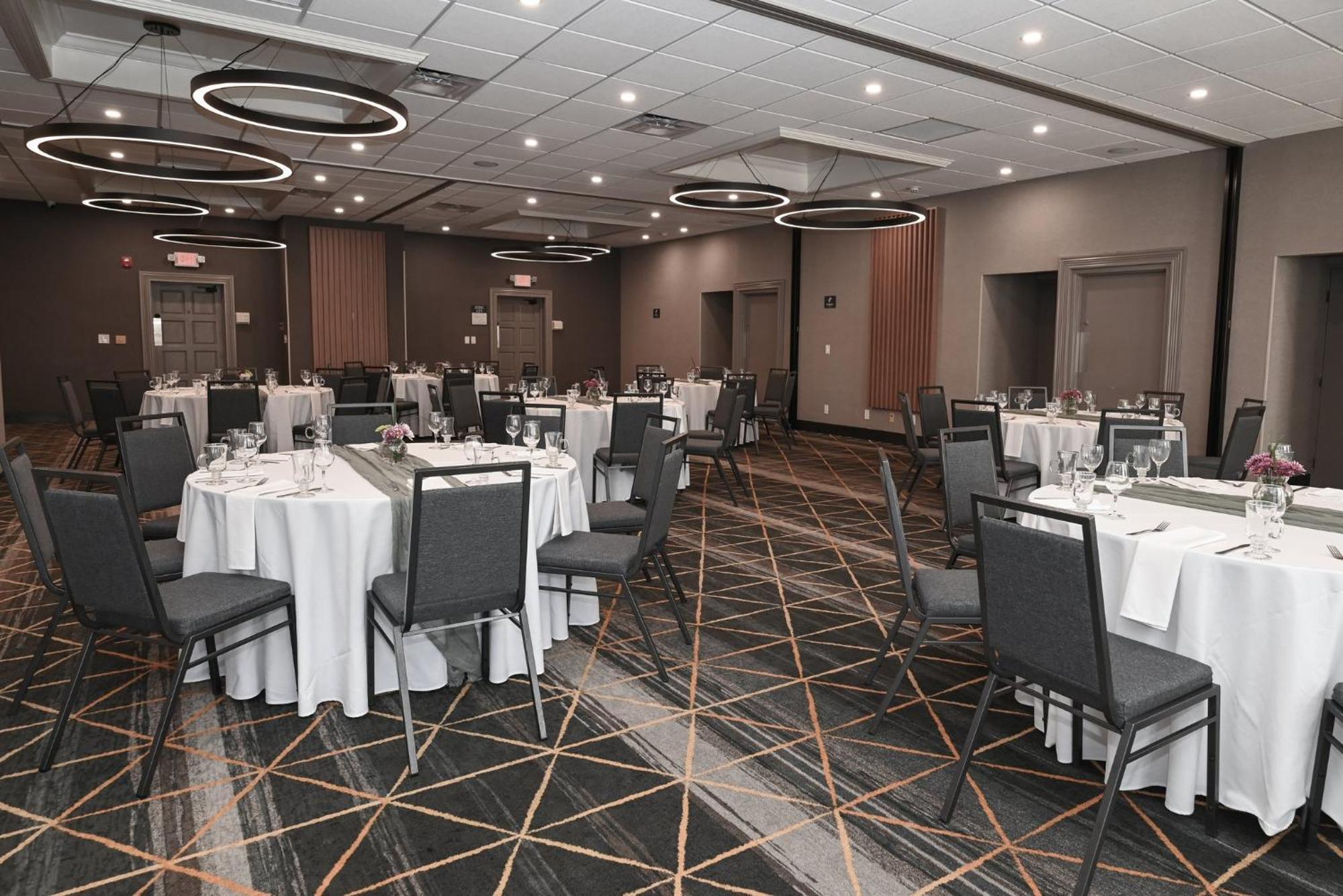 Holiday Inn Cleveland-Mayfield By Ihg Eksteriør billede